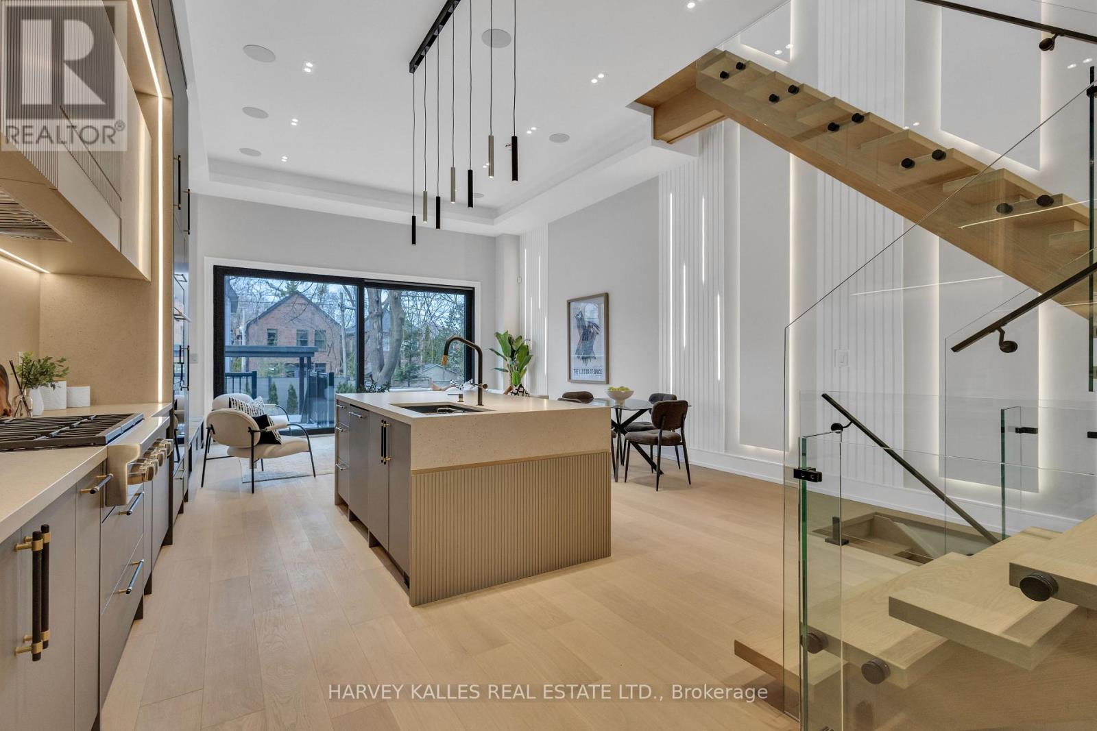 116 Briar Hill Avenue, Toronto, Ontario  M4R 1H9 - Photo 5 - C12490362