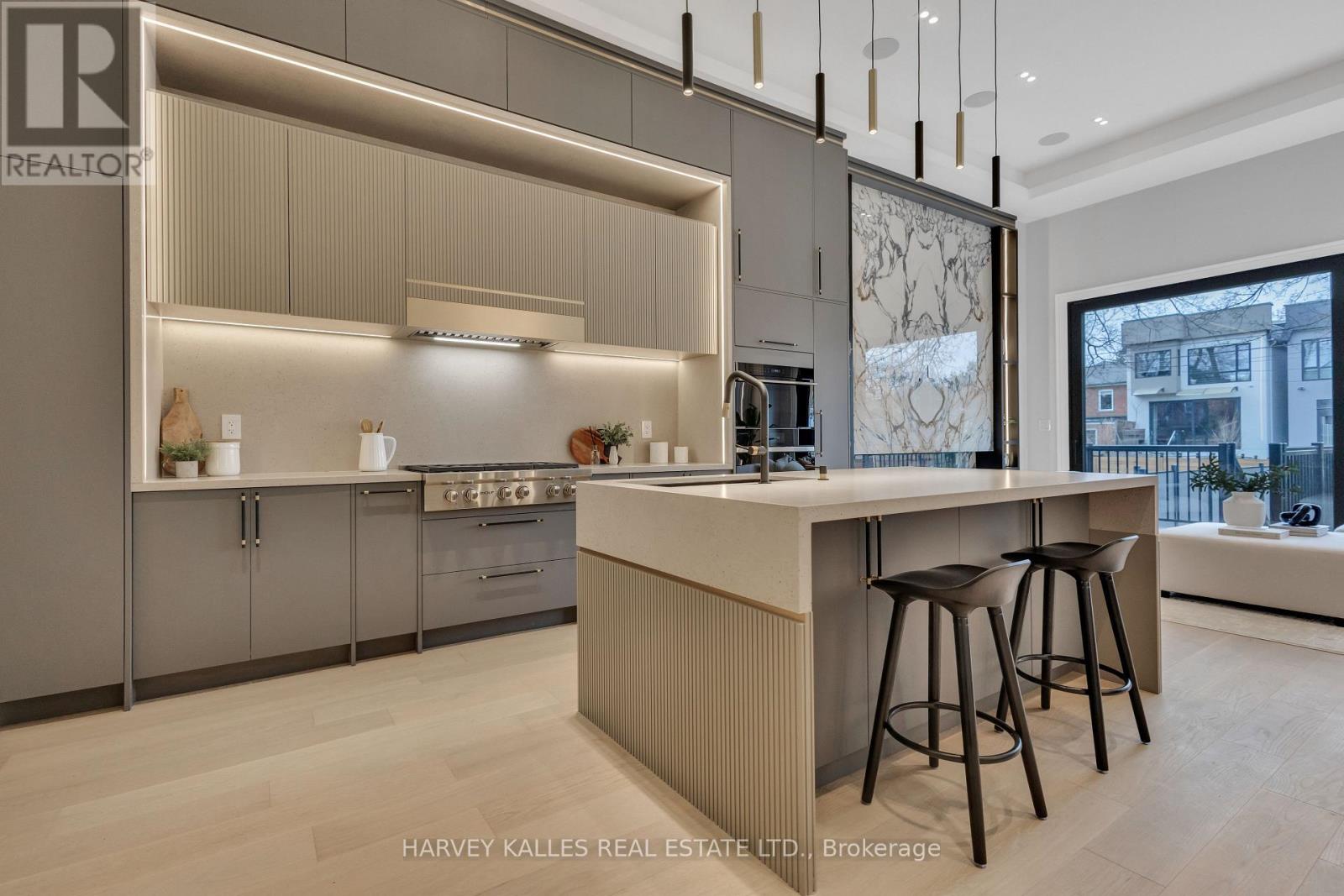 116 Briar Hill Avenue, Toronto, Ontario  M4R 1H9 - Photo 7 - C12490362