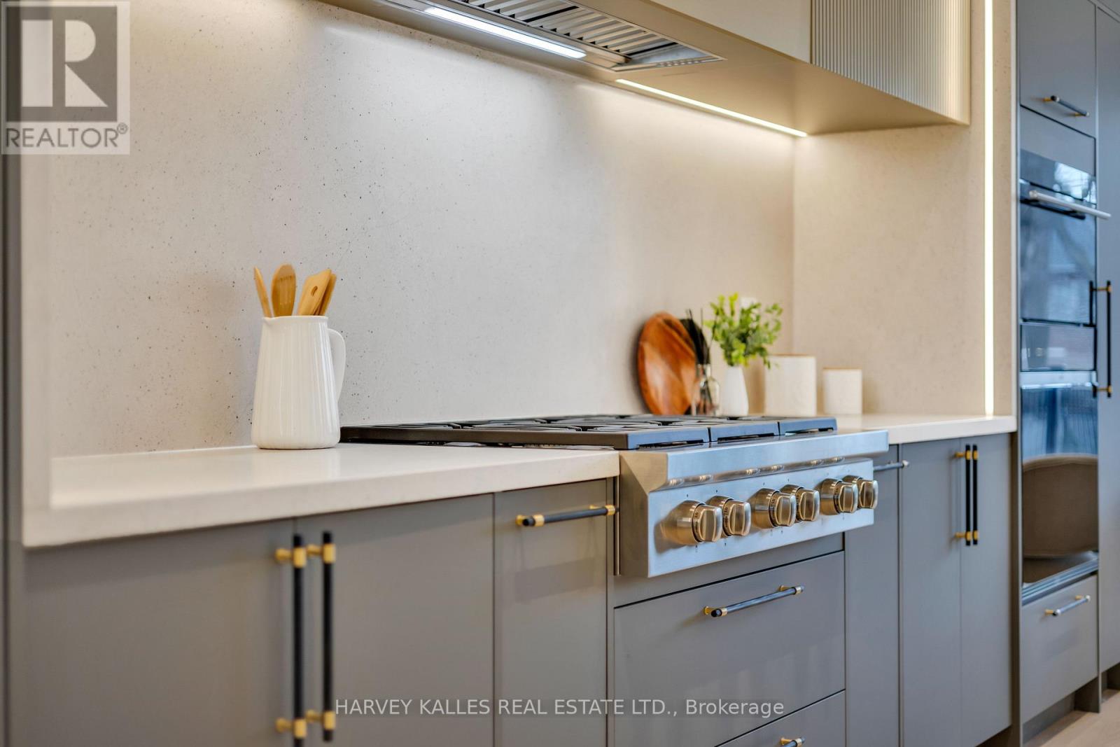 116 Briar Hill Avenue, Toronto, Ontario  M4R 1H9 - Photo 9 - C12490362