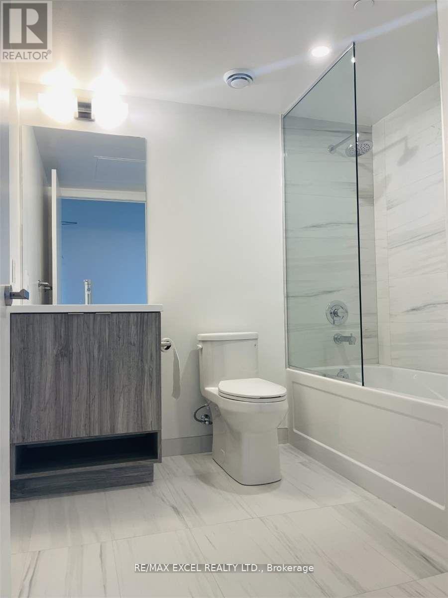 4210 - 138 Downes Street, Toronto, Ontario  M5E 0E4 - Photo 10 - C12490386