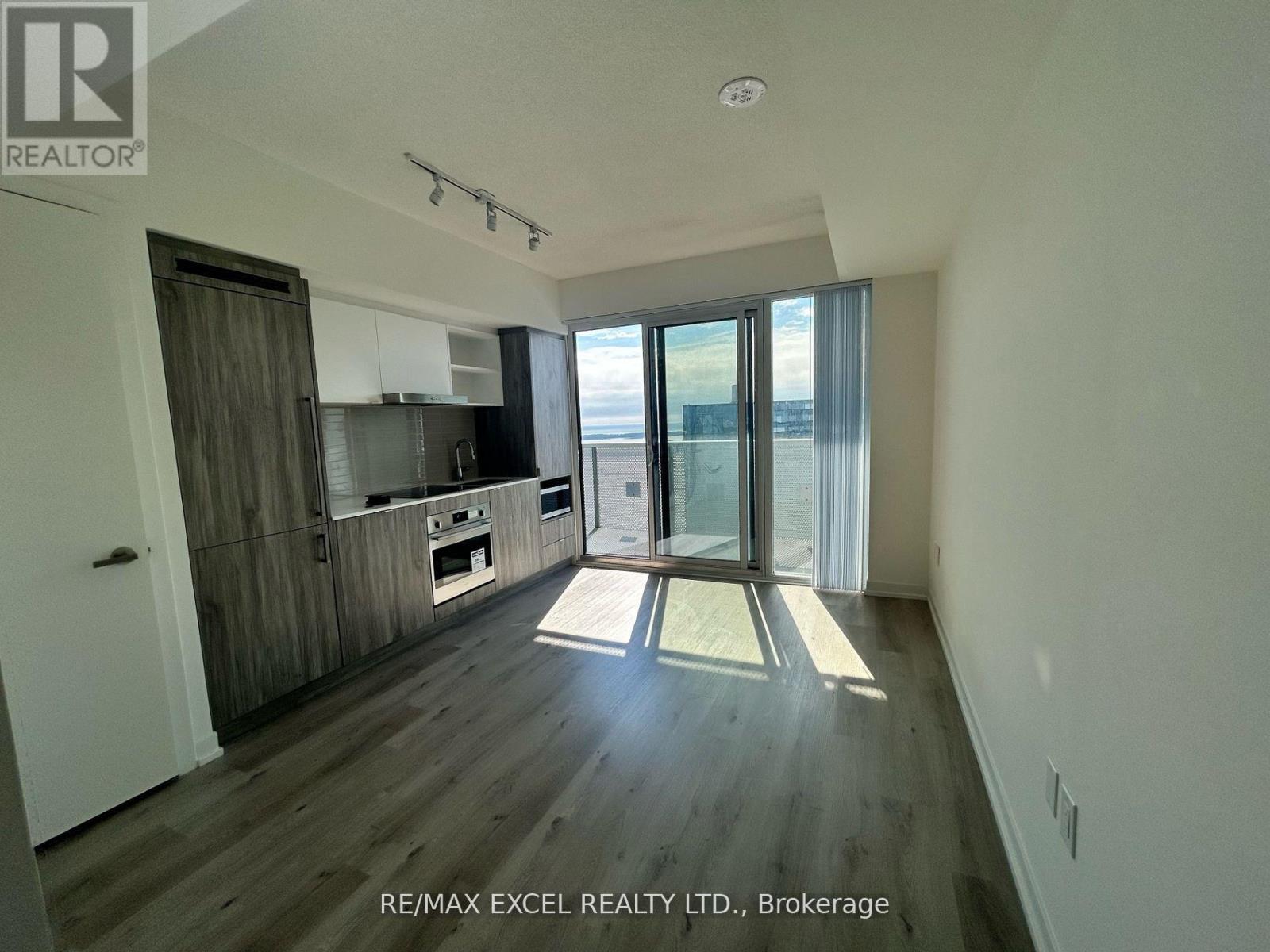 4210 - 138 Downes Street, Toronto, Ontario  M5E 0E4 - Photo 2 - C12490386