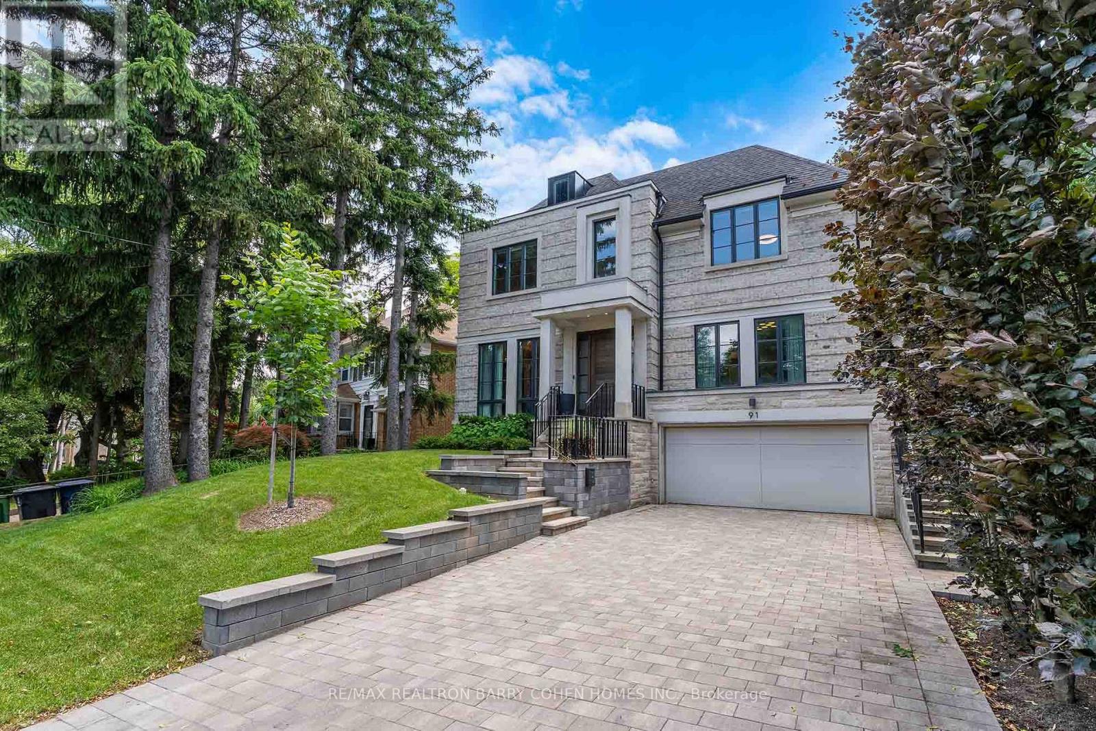 91 LAWRENCE CRESCENT, Toronto, Ontario