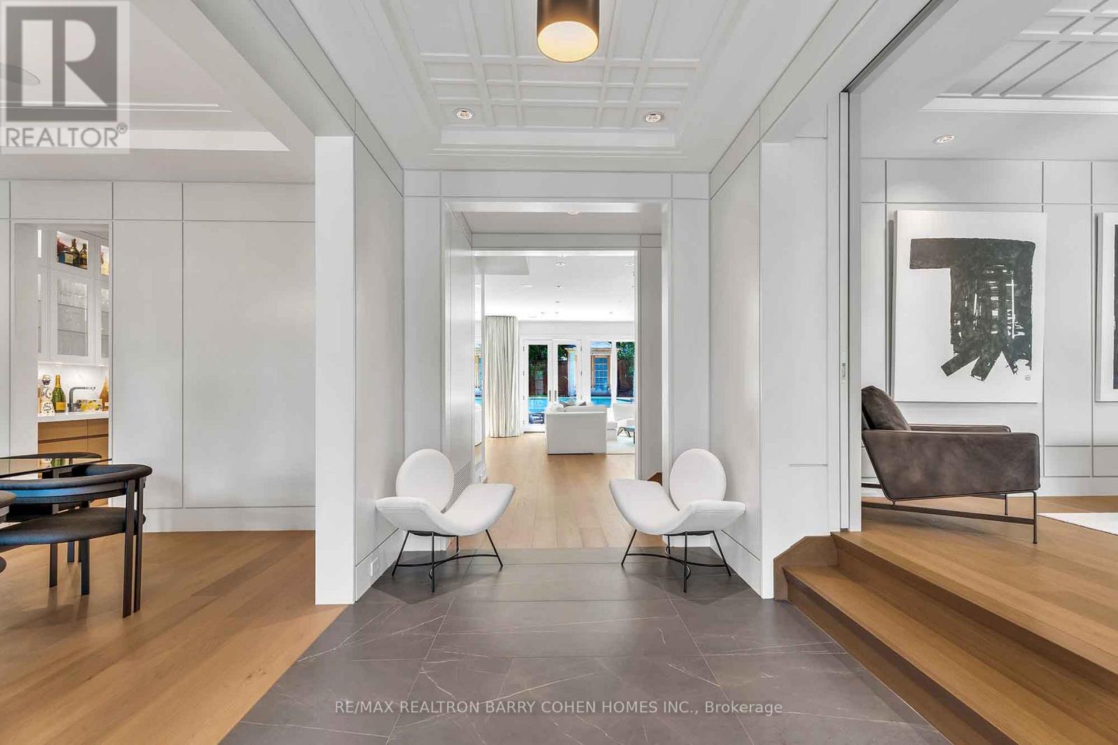 91 Lawrence Crescent, Toronto, Ontario  M4N 1N3 - Photo 3 - C12490444