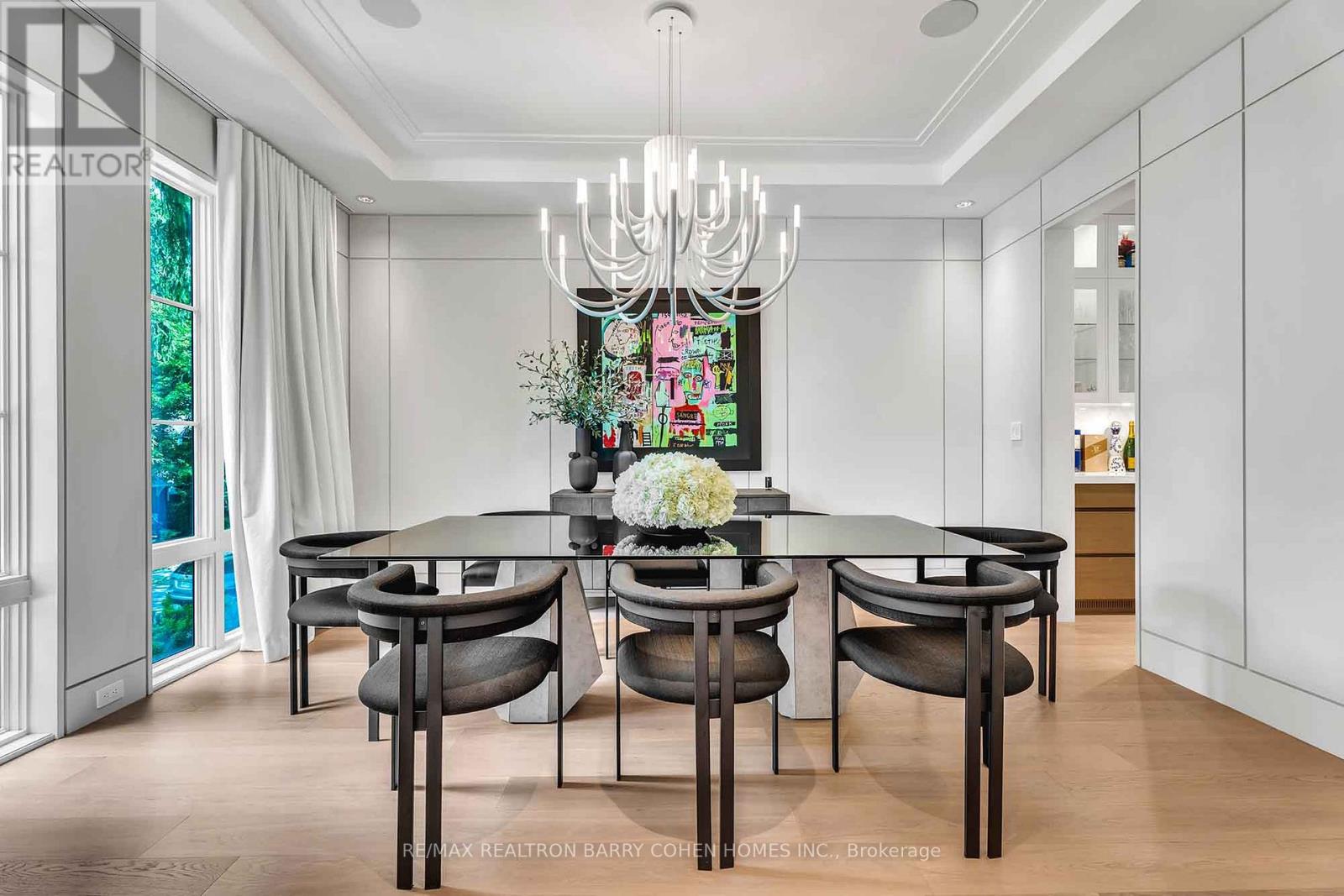 91 Lawrence Crescent, Toronto, Ontario  M4N 1N3 - Photo 4 - C12490444