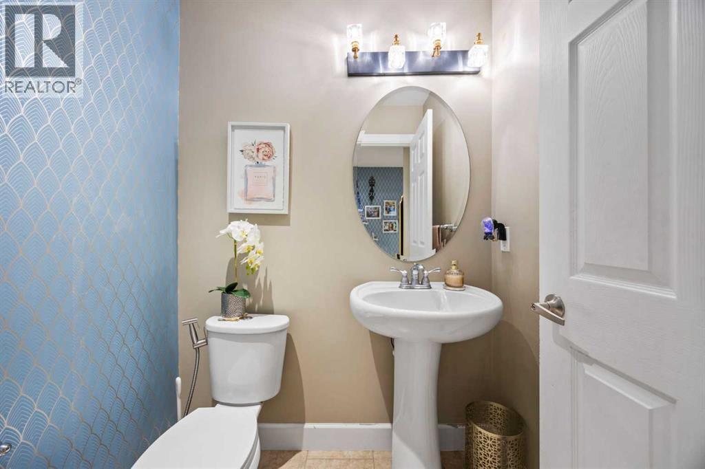 148 Viewpointe Terrace, Chestermere, Alberta  T1X 0P9 - Photo 4 - A2267436