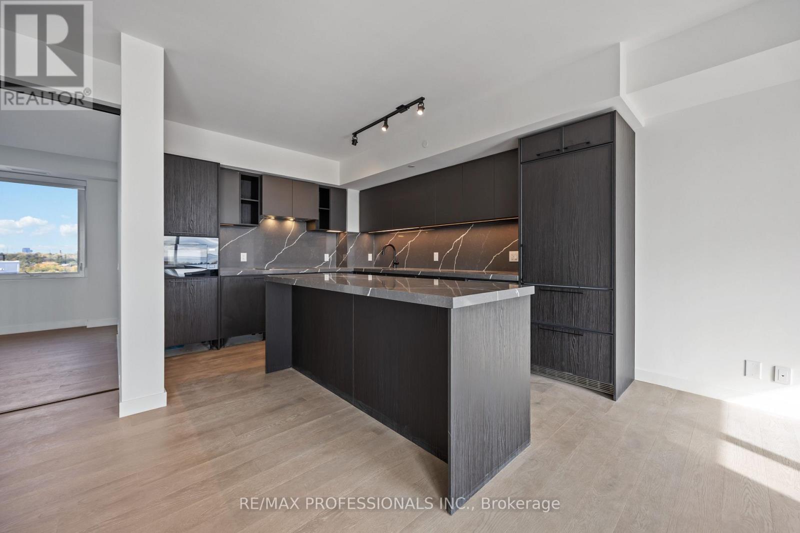 1203 - 1050 Eastern Avenue, Toronto, Ontario  M4L 0B7 - Photo 11 - E12490434