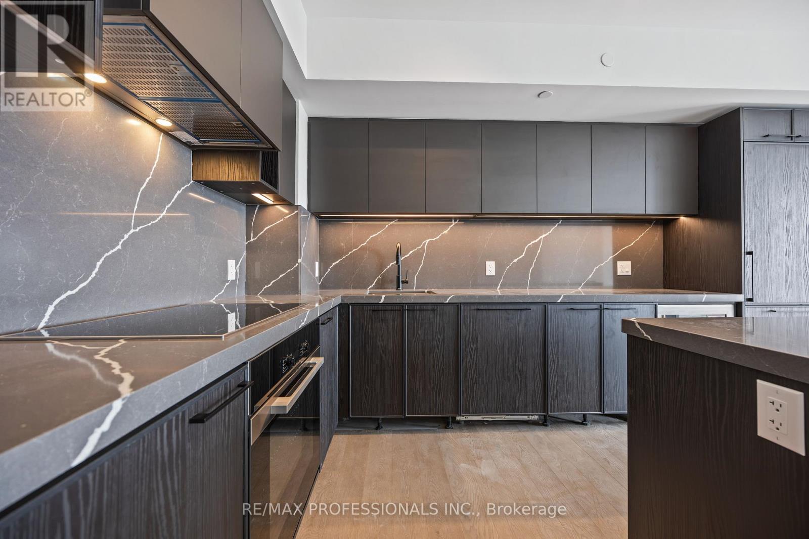 1203 - 1050 Eastern Avenue, Toronto, Ontario  M4L 0B7 - Photo 12 - E12490434