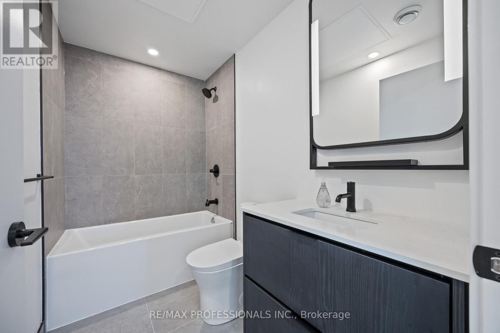 1203 - 1050 Eastern Avenue, Toronto, Ontario  M4L 0B7 - Photo 16 - E12490434