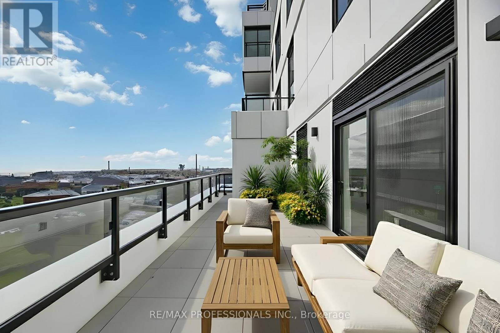 1203 - 1050 Eastern Avenue, Toronto, Ontario  M4L 0B7 - Photo 28 - E12490434