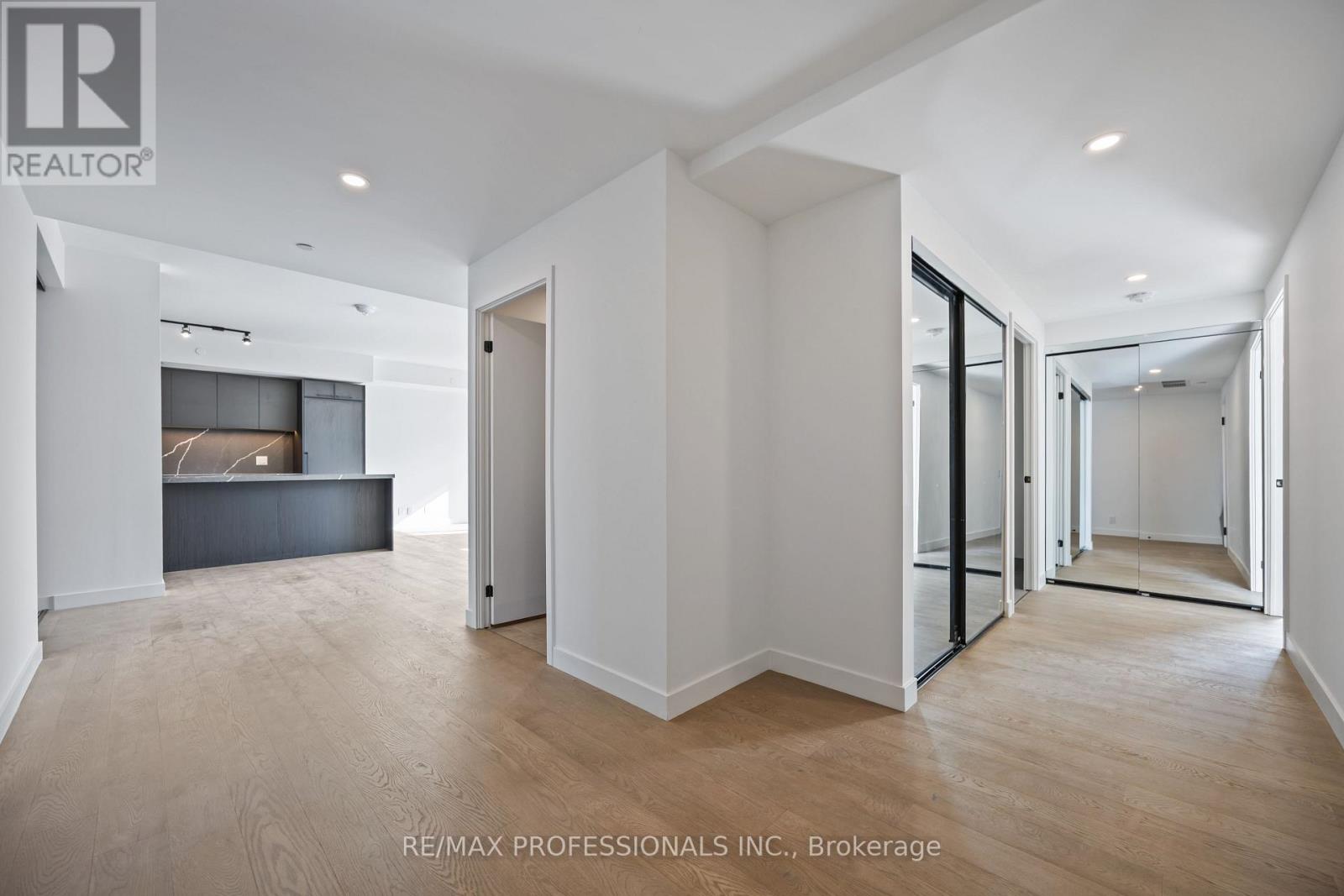 1203 - 1050 Eastern Avenue, Toronto, Ontario  M4L 0B7 - Photo 4 - E12490434