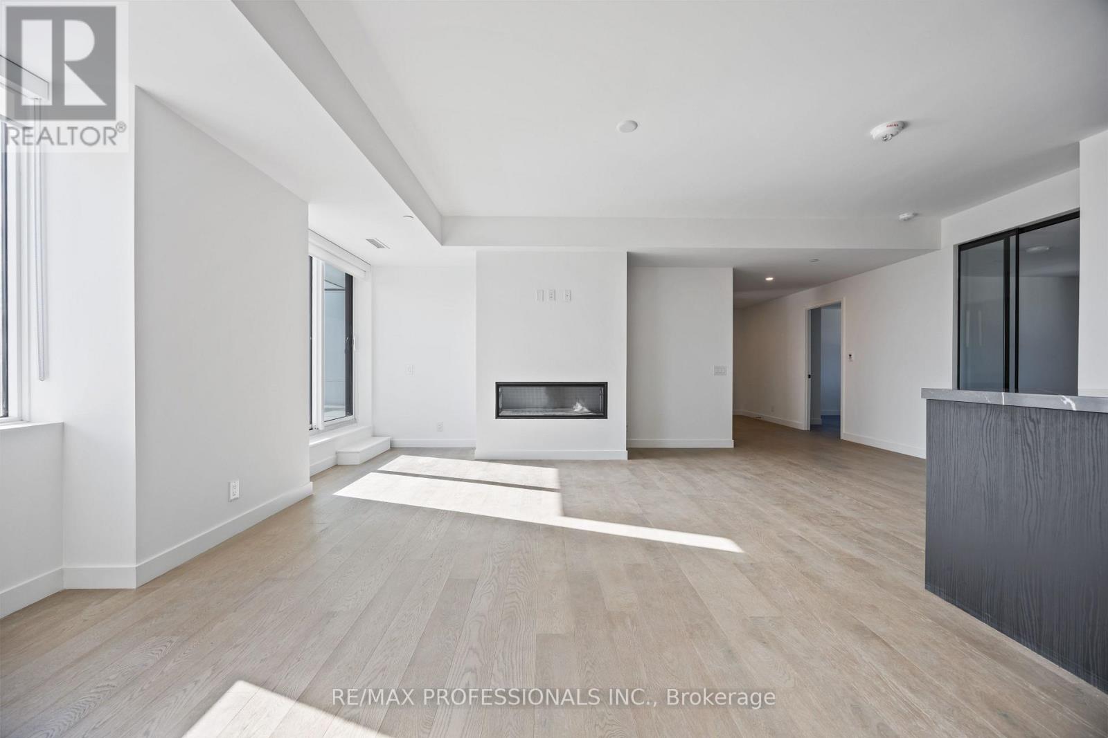 1203 - 1050 Eastern Avenue, Toronto, Ontario  M4L 0B7 - Photo 8 - E12490434