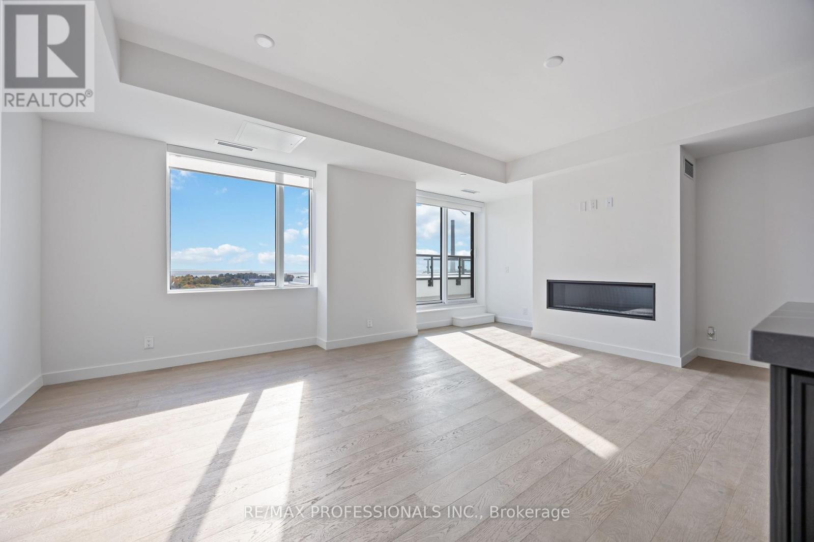 1203 - 1050 Eastern Avenue, Toronto, Ontario  M4L 0B7 - Photo 9 - E12490434