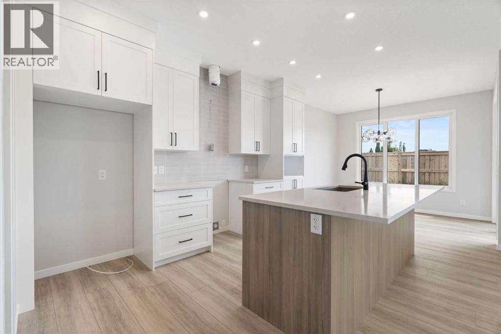 262 West Grove Lane Sw, Calgary, Alberta  T3H 6K7 - Photo 4 - A2250270