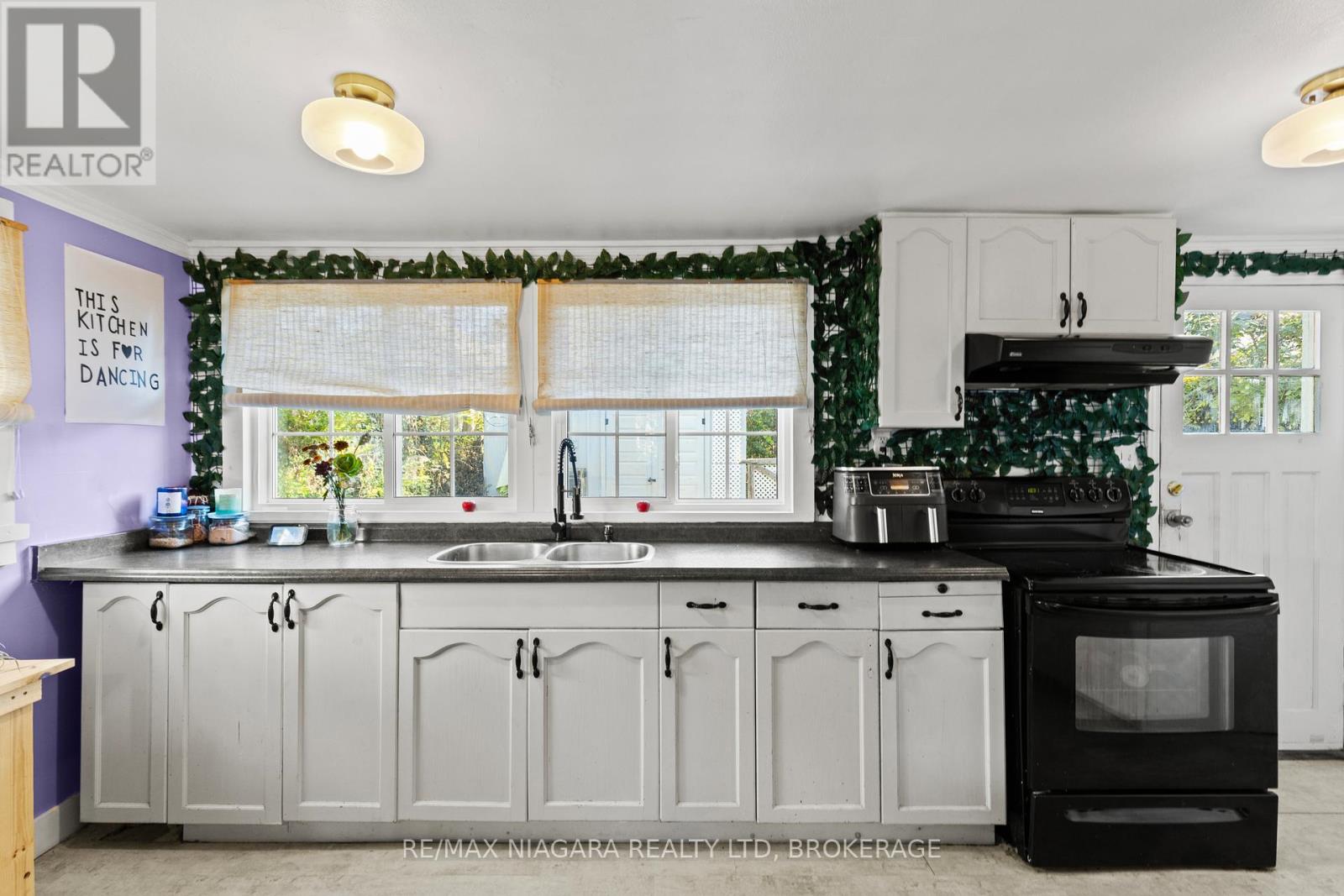 118 Lincoln Road E, Fort Erie, Ontario  L0S 1B0 - Photo 15 - X12490518