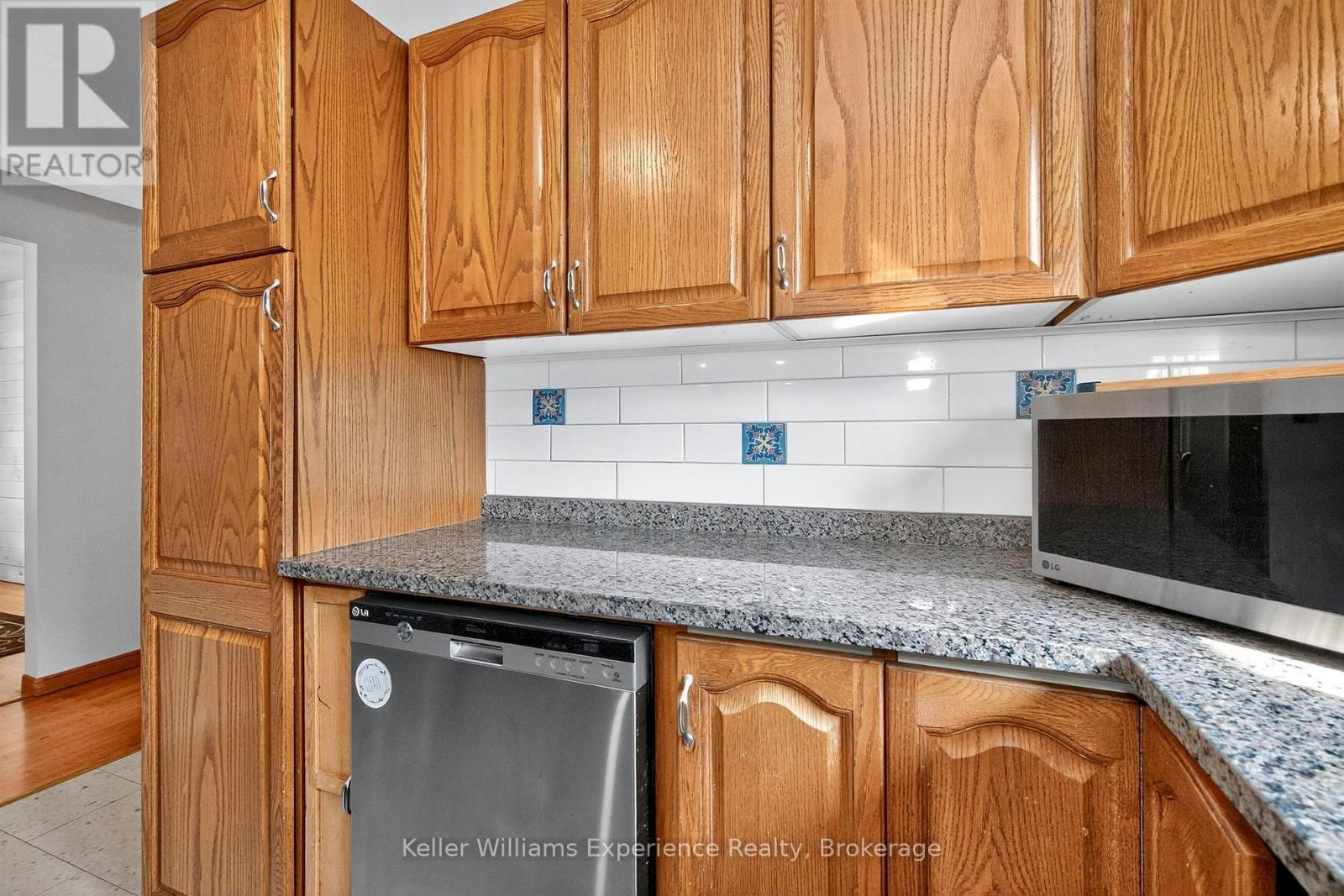 308 Assiniboia Street, Tay, Ontario  L0K 1R0 - Photo 15 - S12490762