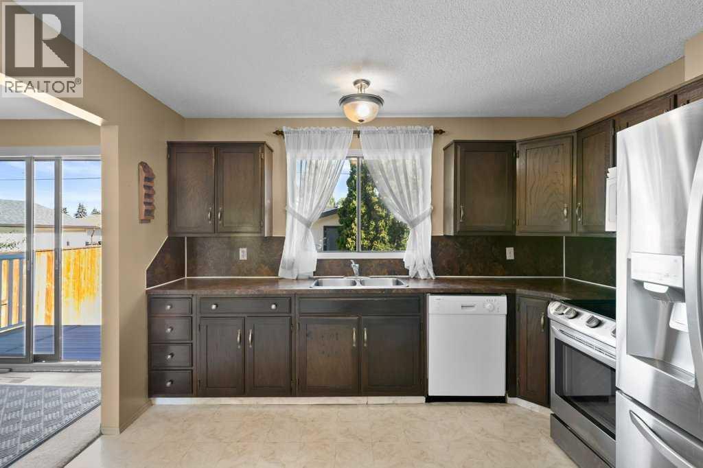 4724 Rundlehorn Drive Ne, Calgary, Alberta  T1Y 2N4 - Photo 9 - A2266087