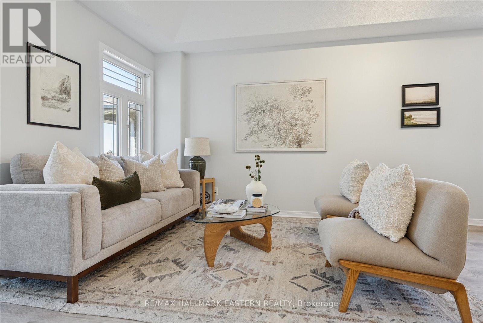 2431 Marsdale Drive, Peterborough, Ontario  K9L 1Z3 - Photo 4 - X12490720