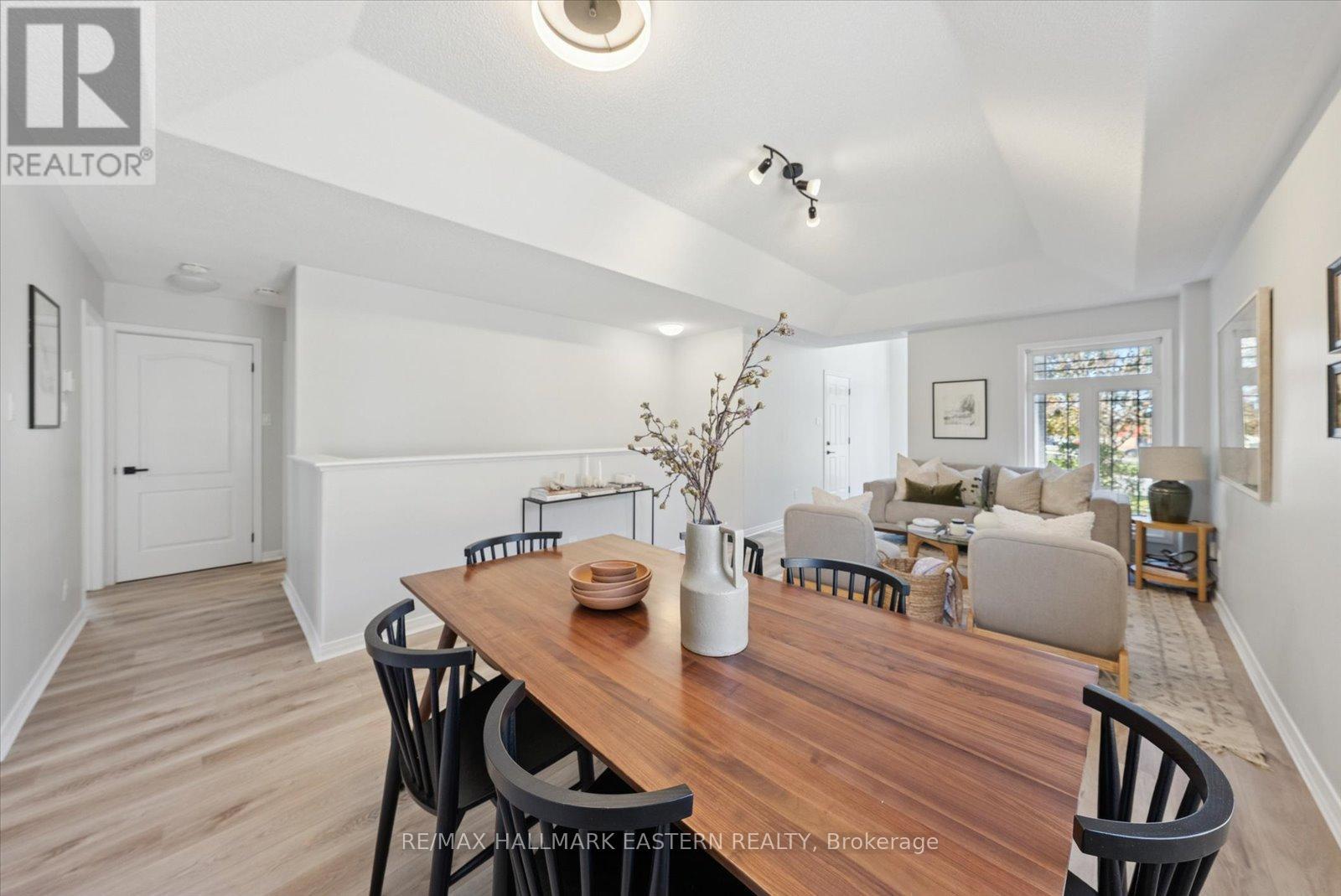 2431 Marsdale Drive, Peterborough, Ontario  K9L 1Z3 - Photo 7 - X12490720