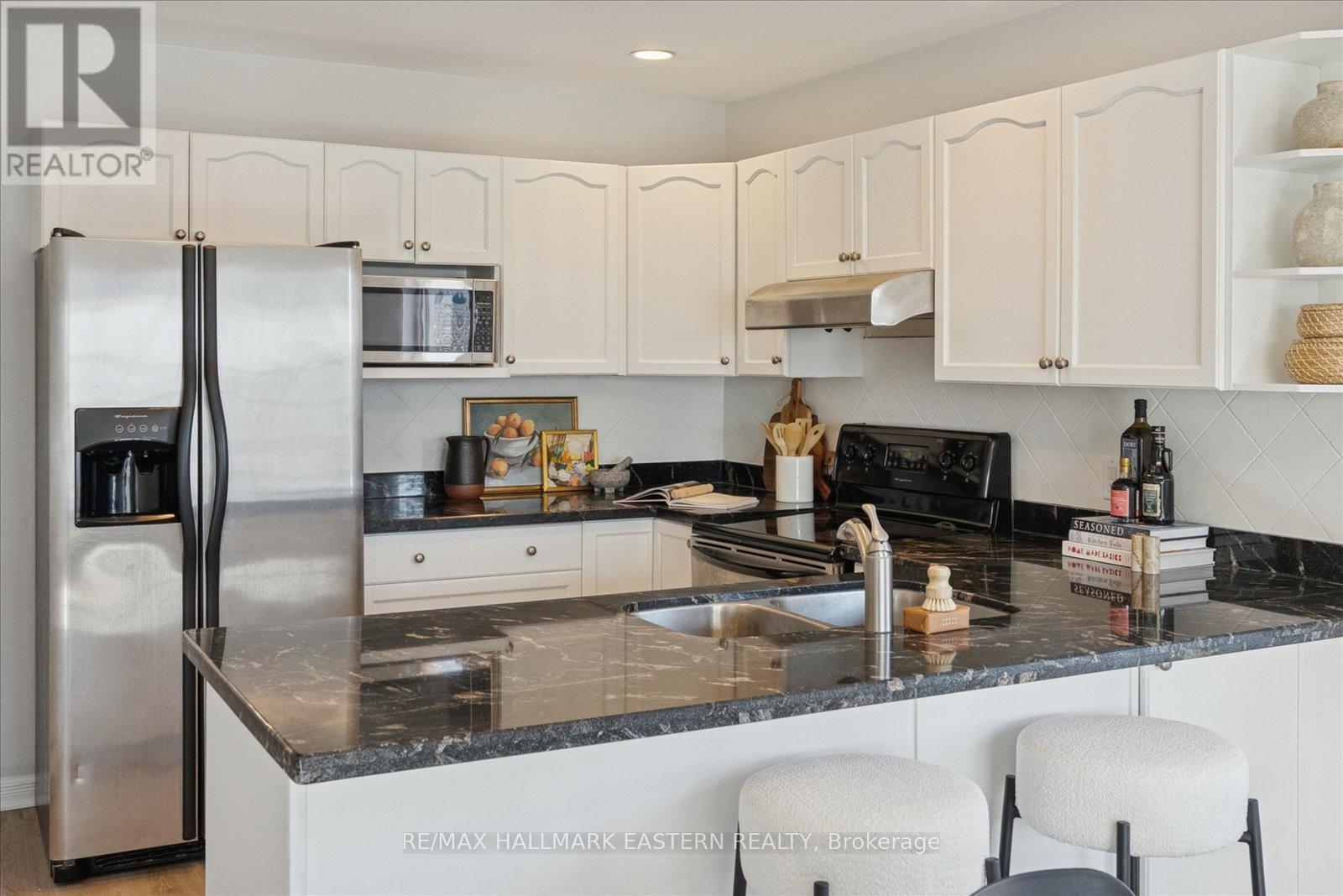 2431 Marsdale Drive, Peterborough, Ontario  K9L 1Z3 - Photo 9 - X12490720