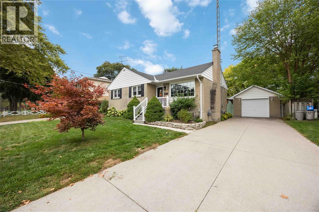 982 Hagle STREET, Sarnia, Ontario