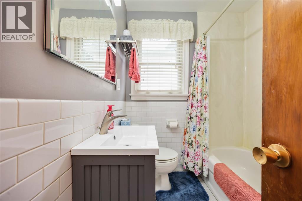 982 Hagle Street, Sarnia, Ontario  N7V 4A7 - Photo 13 - 25027558