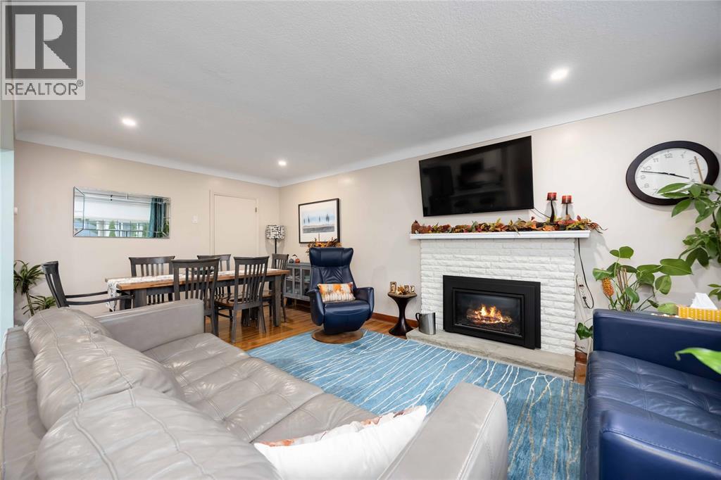 982 Hagle Street, Sarnia, Ontario  N7V 4A7 - Photo 5 - 25027558