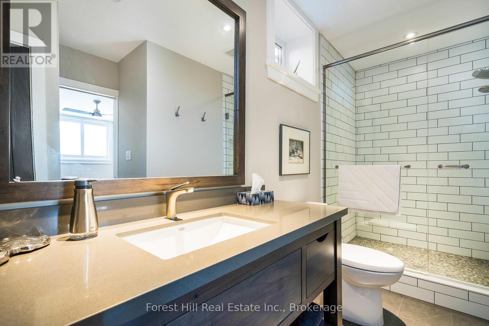 240 Lookout Drive, West Grey, Ontario  N0C 1H0 - Photo 35 - X12490686