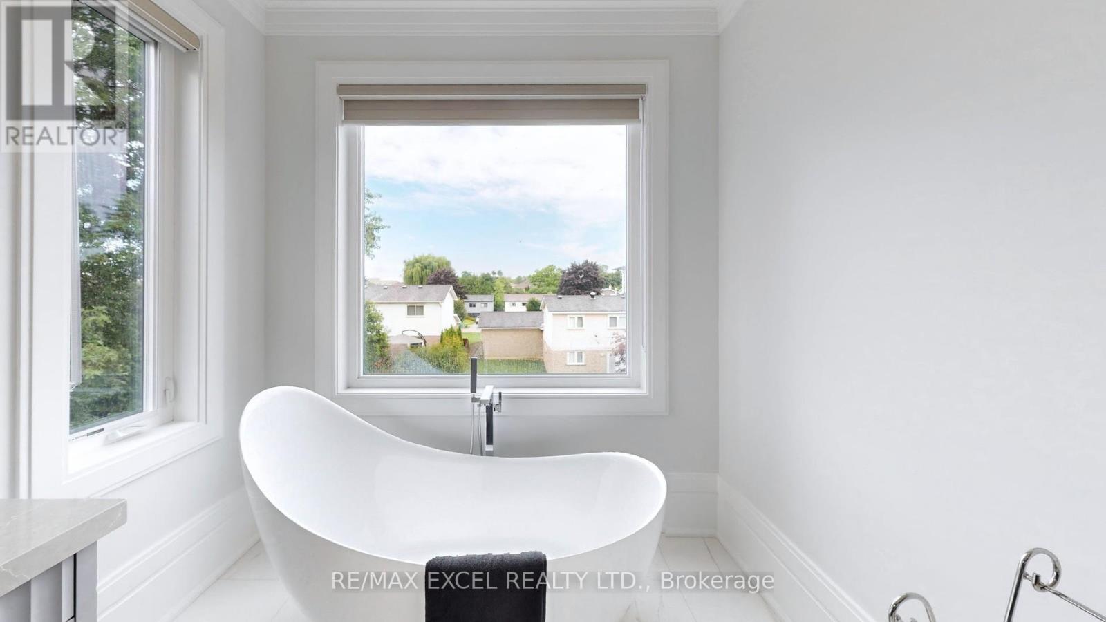 22 Sanderson Crescent, Richmond Hill, Ontario  L4C 5L4 - Photo 24 - N12490324