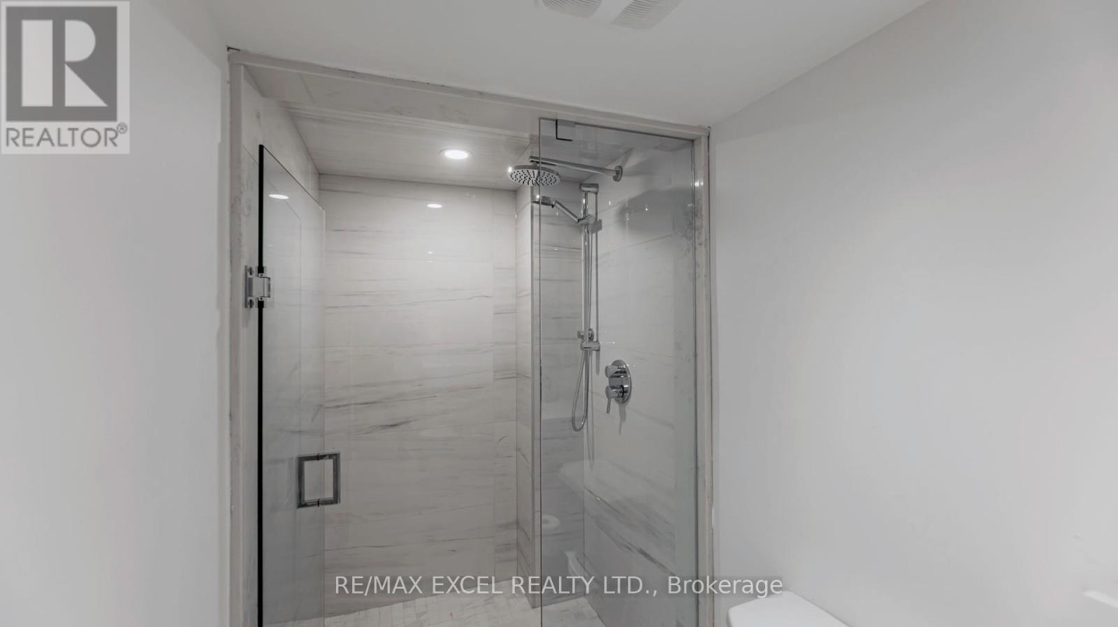 22 Sanderson Crescent, Richmond Hill, Ontario  L4C 5L4 - Photo 32 - N12490324