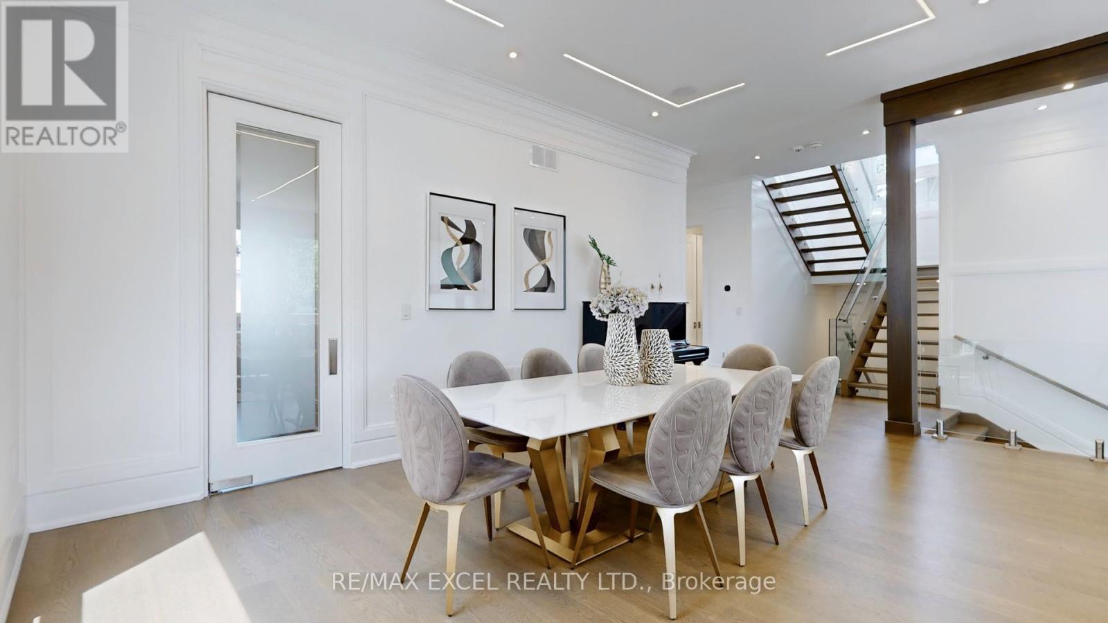 22 Sanderson Crescent, Richmond Hill, Ontario  L4C 5L4 - Photo 8 - N12490324