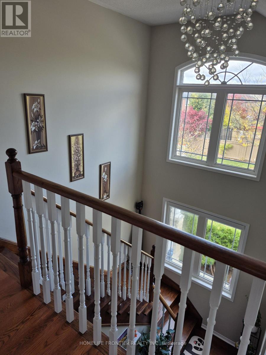 4 Riel Drive, Richmond Hill, Ontario  L4E 4W4 - Photo 9 - N12490326