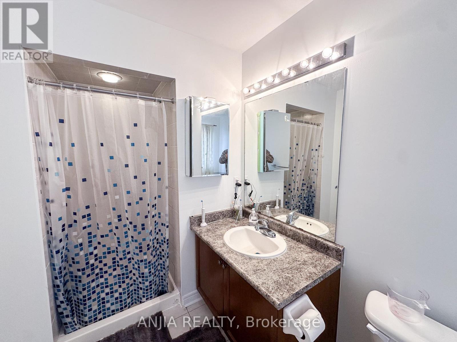 40 Cathmar Drive, Markham, Ontario  L6E 2H2 - Photo 15 - N12490334