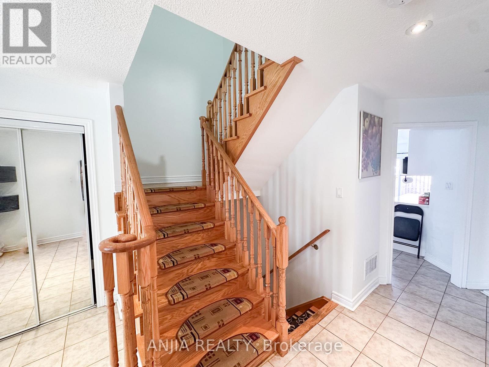 40 Cathmar Drive, Markham, Ontario  L6E 2H2 - Photo 24 - N12490334