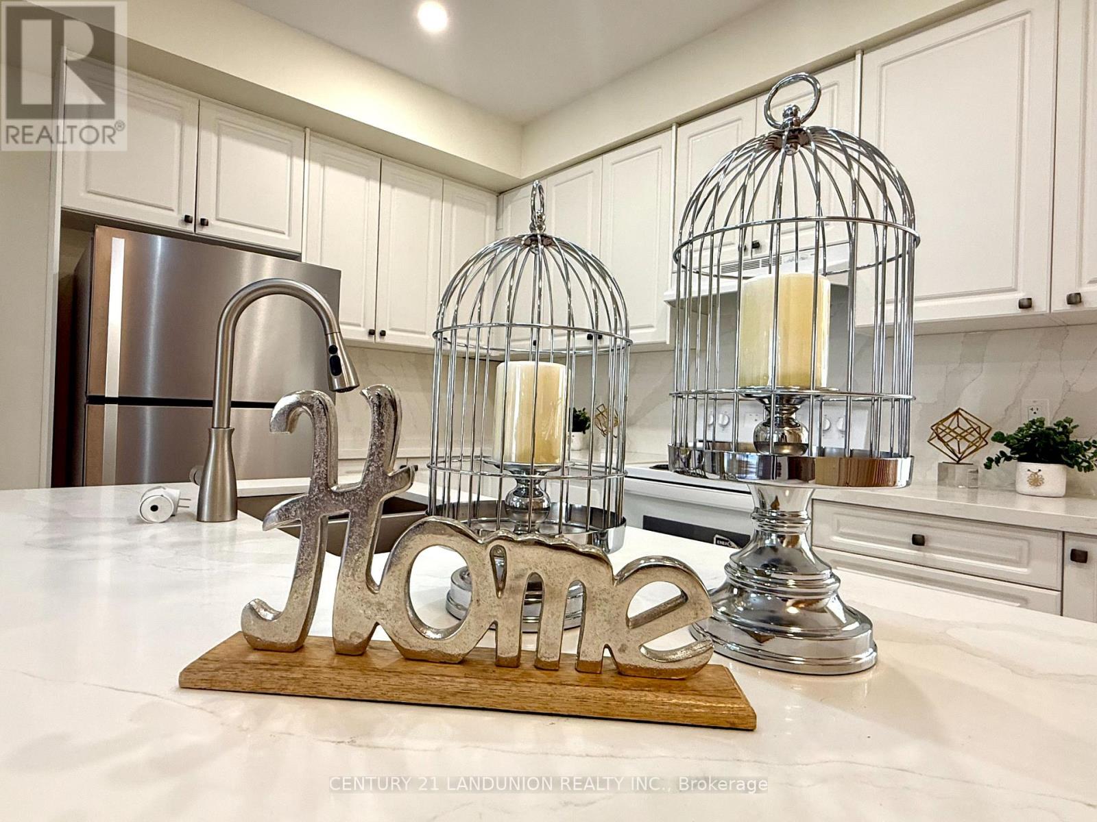 26 Mcalister Avenue, Richmond Hill, Ontario  L4S 0L3 - Photo 5 - N12490352