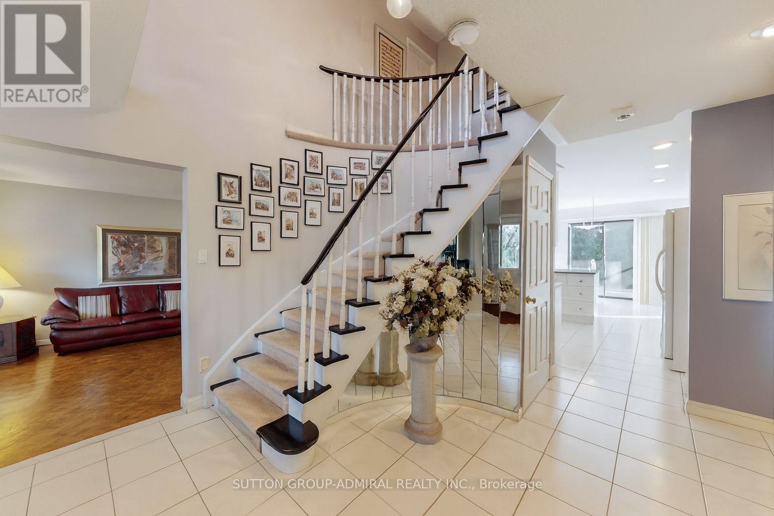 25 Mill Arbour Lane, Vaughan, Ontario  L4J 6K1 - Photo 4 - N12490410