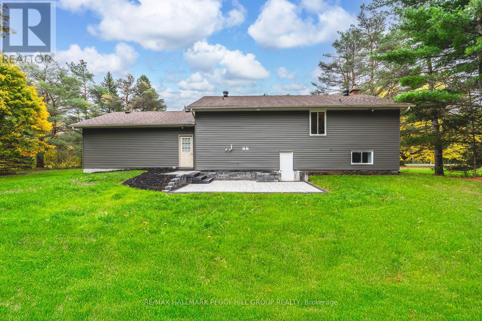 16 Hillview Crescent, Springwater, Ontario  L9X 1N4 - Photo 12 - S12490304