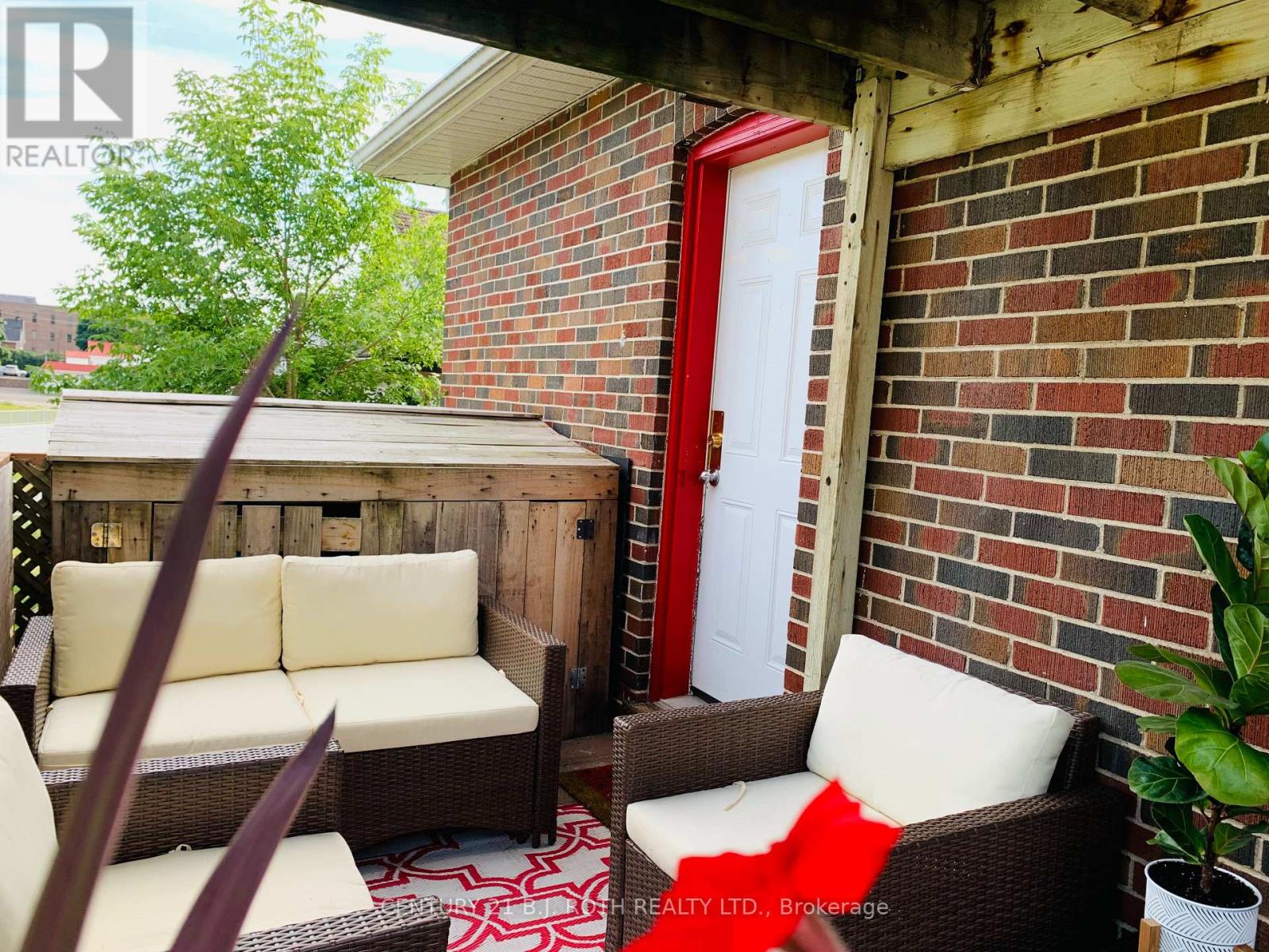 156 Dunlop Street W, Barrie (City Centre), Ontario  L4N 1B2 - Photo 4 - S12490364