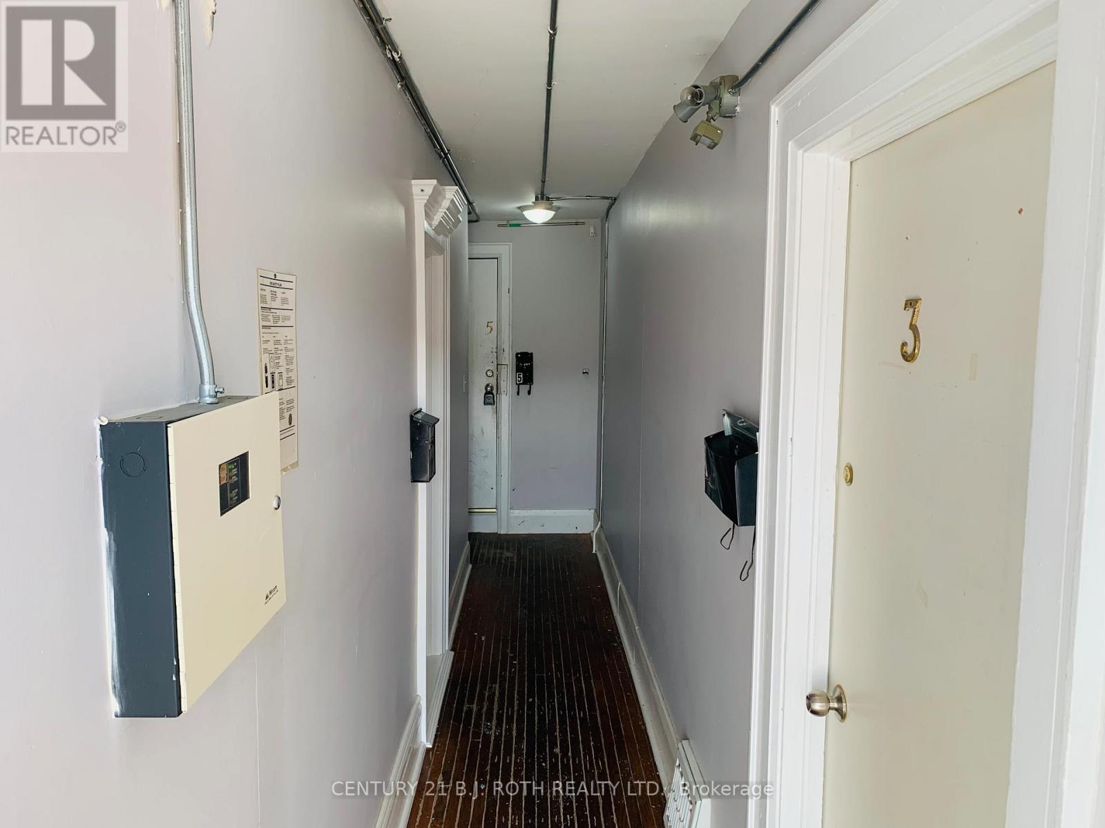 156 Dunlop Street W, Barrie (City Centre), Ontario  L4N 1B2 - Photo 6 - S12490364