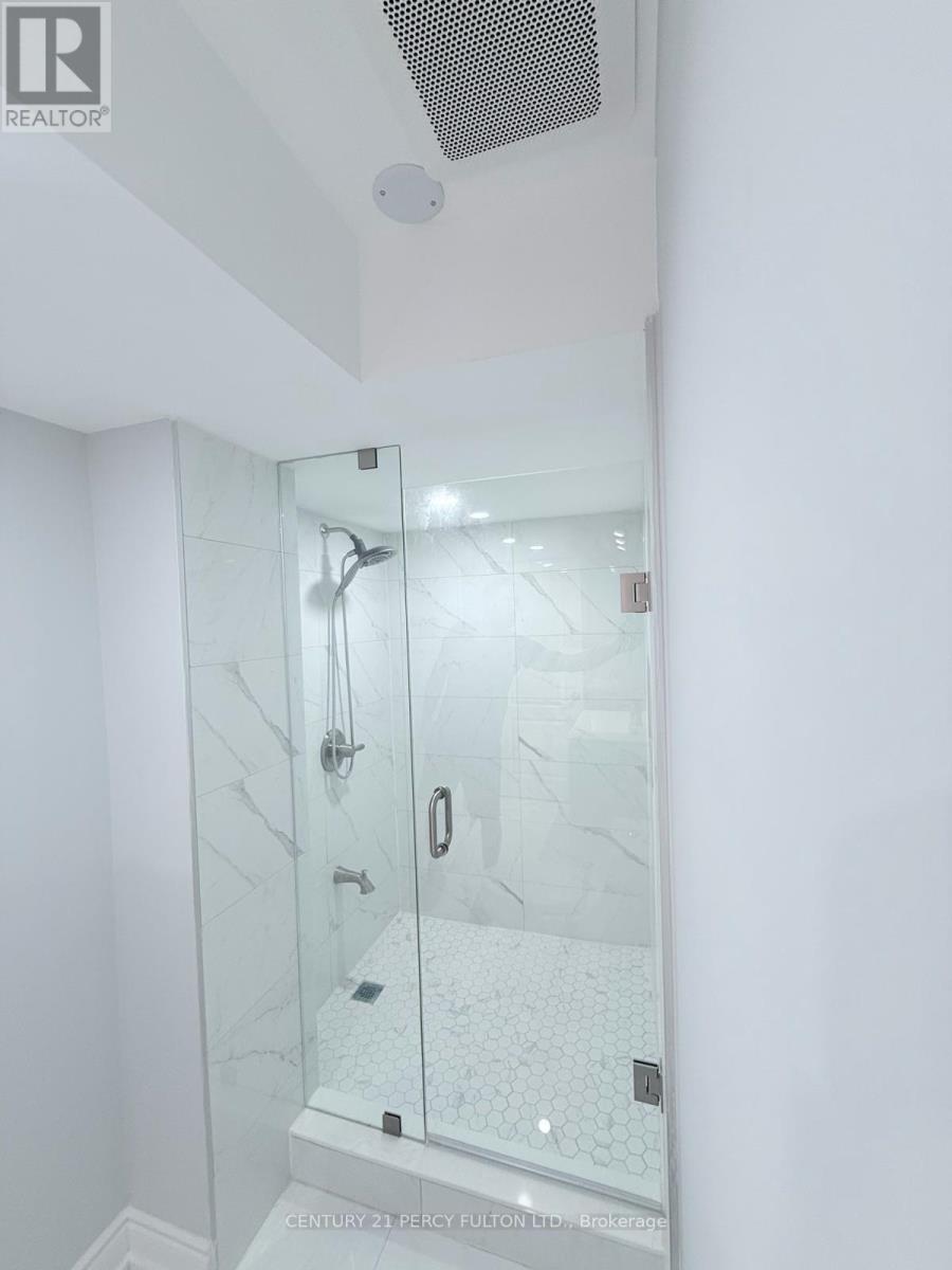 932 Schaeffer Outlook, Newmarket, Ontario  L3X 1V9 - Photo 7 - N12365661