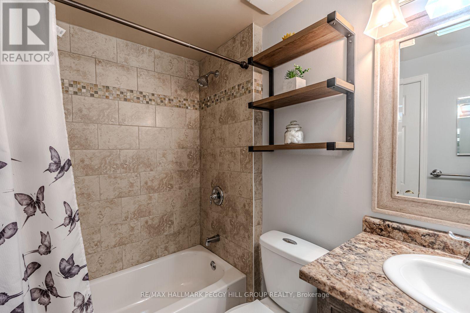 193 Nathan Crescent, Barrie, Ontario  L4N 0S4 - Photo 8 - S12413031