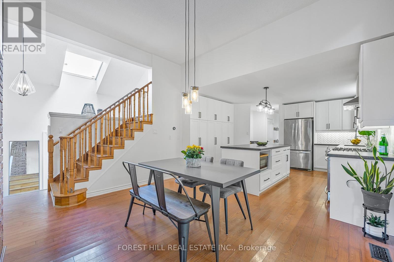 8 Frid Boulevard, Springwater, Ontario  L9X 0P5 - Photo 19 - S12408136