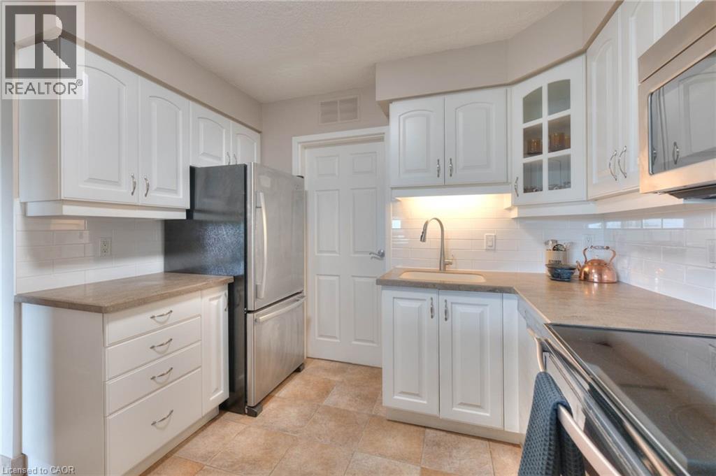 250 Glenridge Drive Unit# 606, Waterloo, Ontario  N2J 4H8 - Photo 6 - 40748347