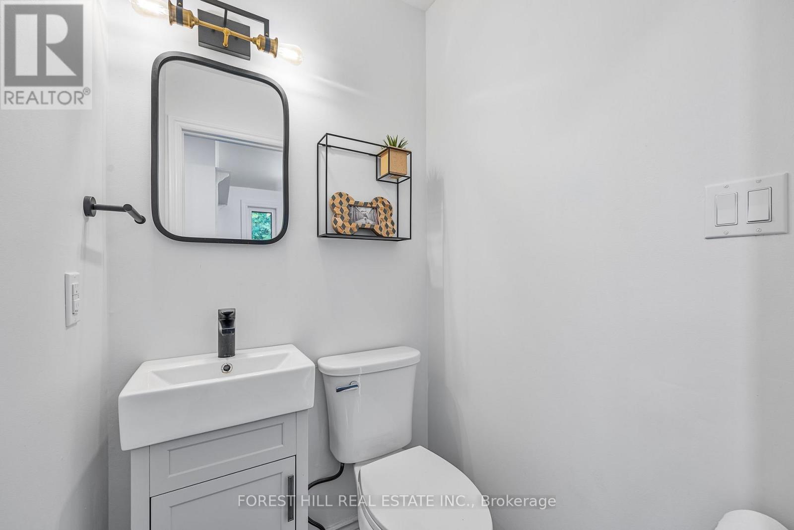 8 Frid Boulevard, Springwater, Ontario  L9X 0P5 - Photo 24 - S12408136