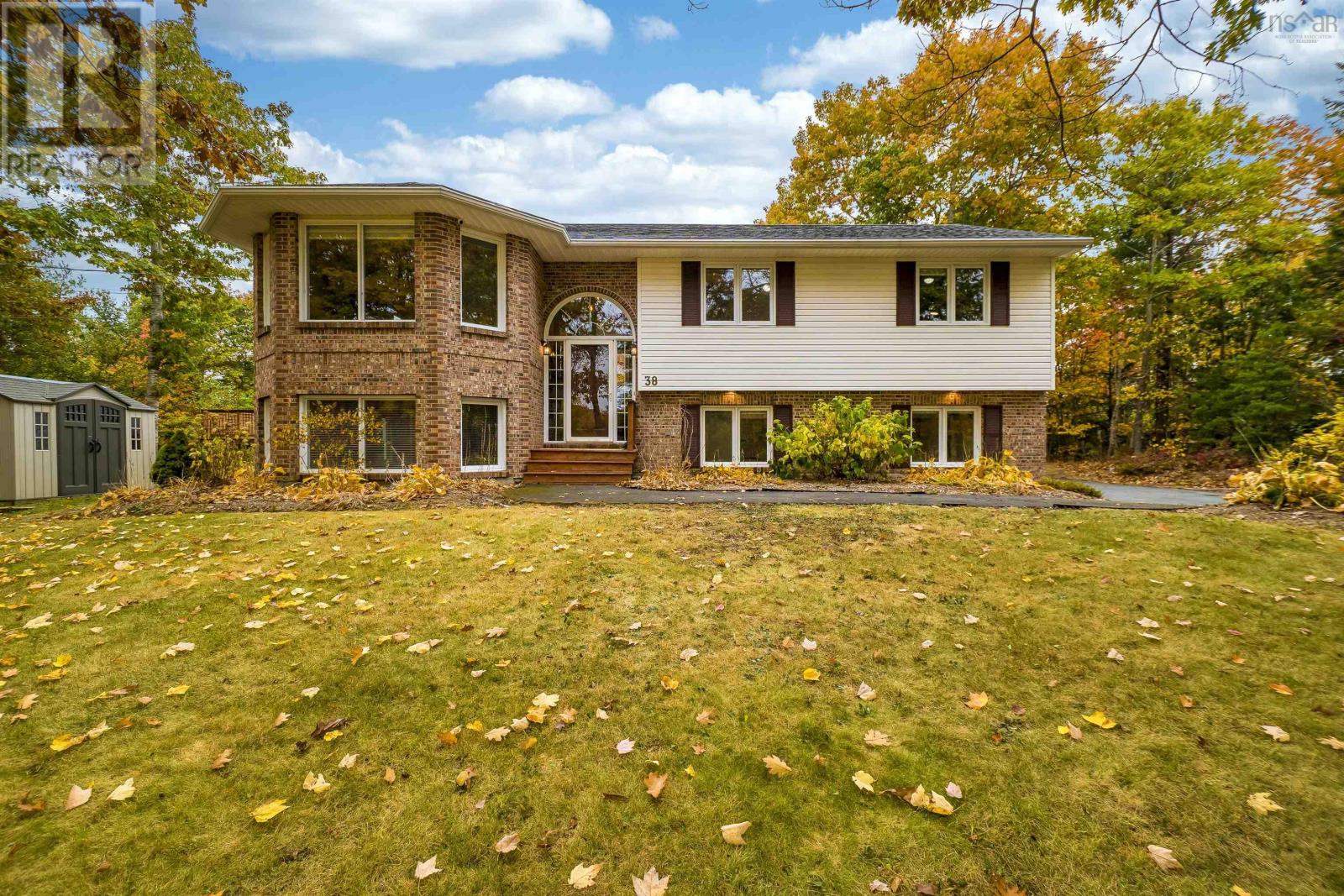 38 Devonport Avenue, Fall River, Nova Scotia