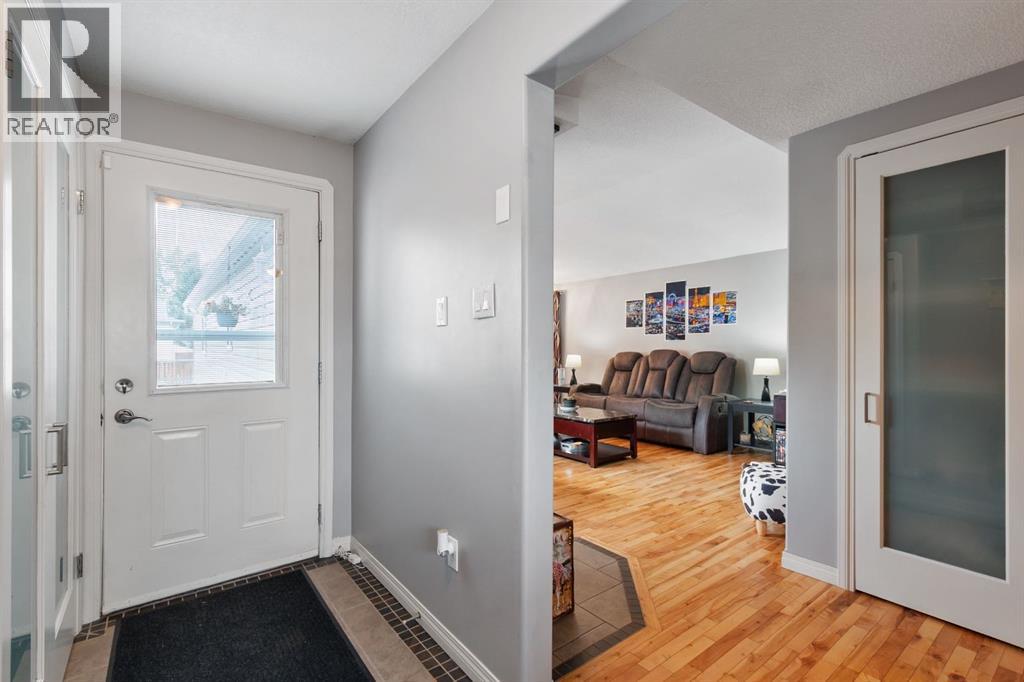 4 Birch Close, Olds, Alberta  T4H 1M2 - Photo 6 - A2257415