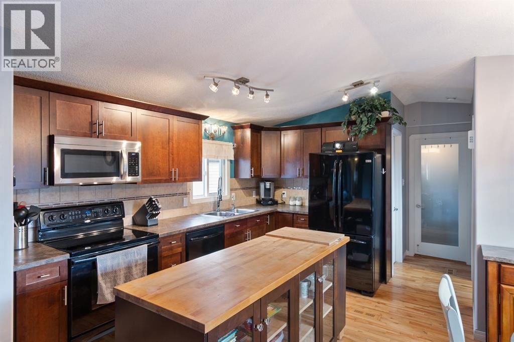 4 Birch Close, Olds, Alberta  T4H 1M2 - Photo 12 - A2257415