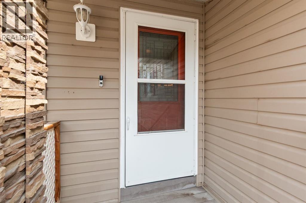 4 Birch Close, Olds, Alberta  T4H 1M2 - Photo 4 - A2257415