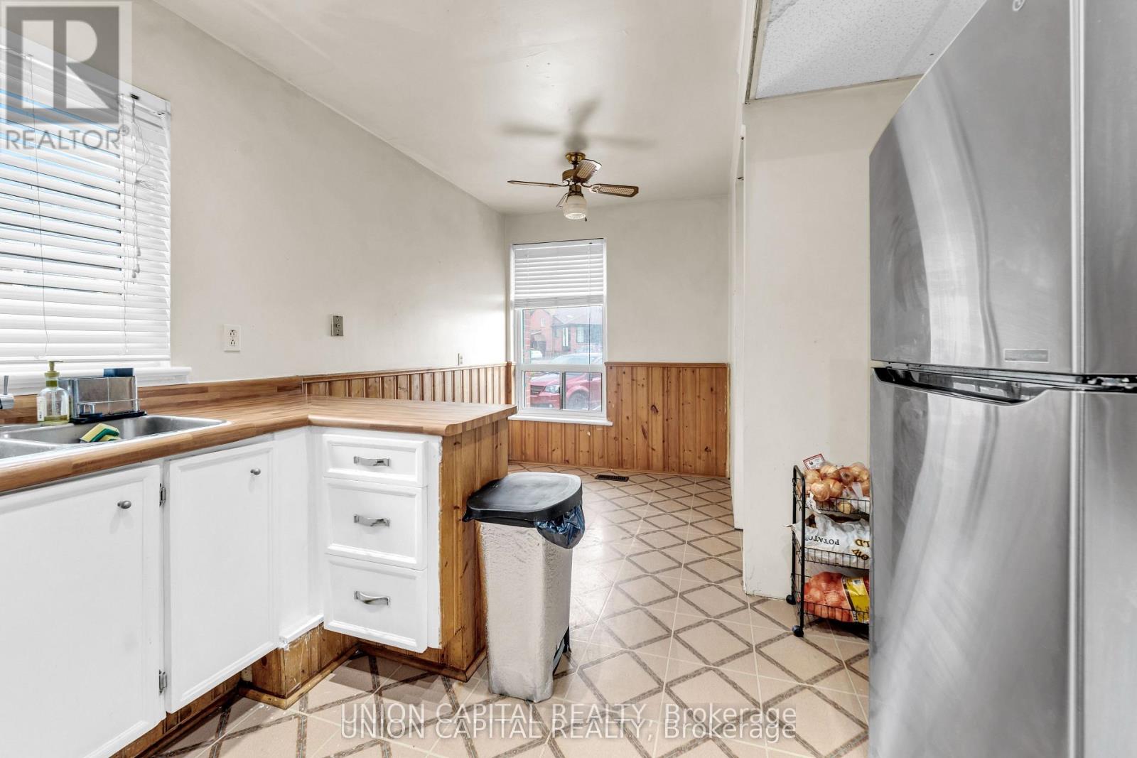 19 Ava Court, Brampton, Ontario  L6T 1L5 - Photo 13 - W12490280