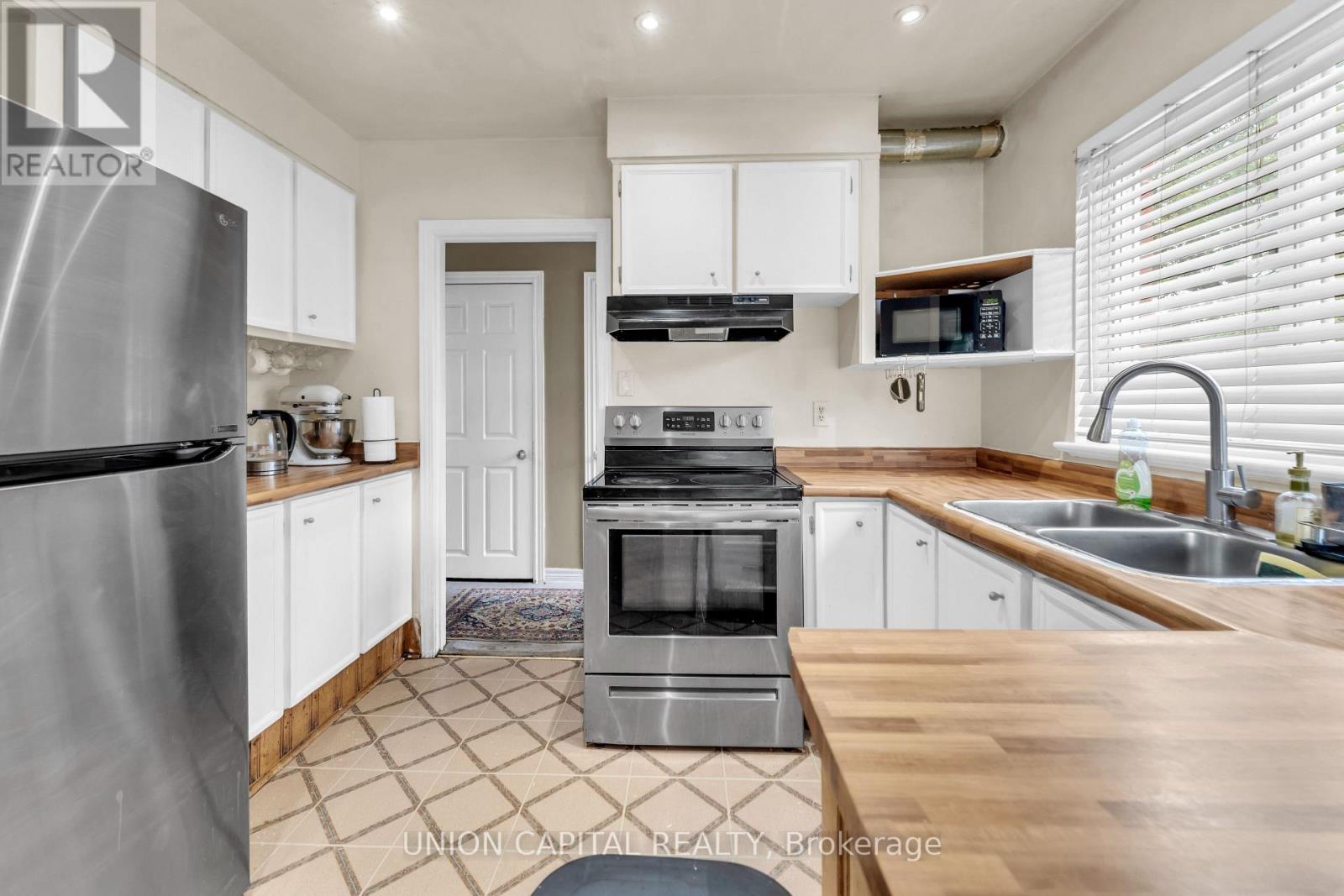 19 Ava Court, Brampton, Ontario  L6T 1L5 - Photo 15 - W12490280