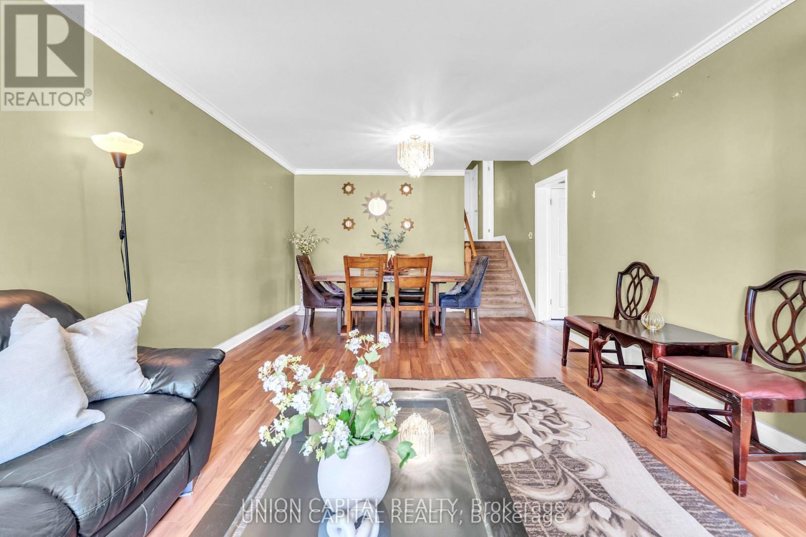 19 Ava Court, Brampton, Ontario  L6T 1L5 - Photo 7 - W12490280